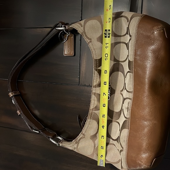 Coach Handbag - Picture 16 of 17